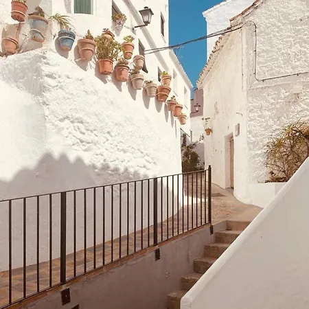 El Nido De Aguila Casares