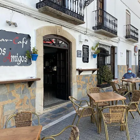 El Nido De Aguila 아파트 *