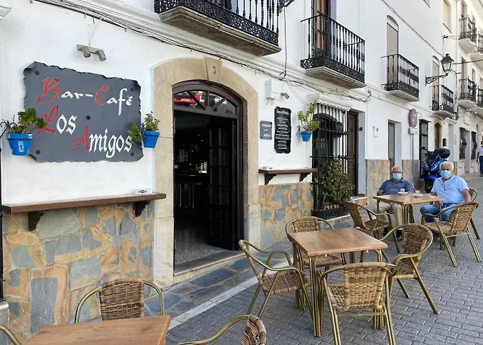 El Nido De Aguila 아파트 *